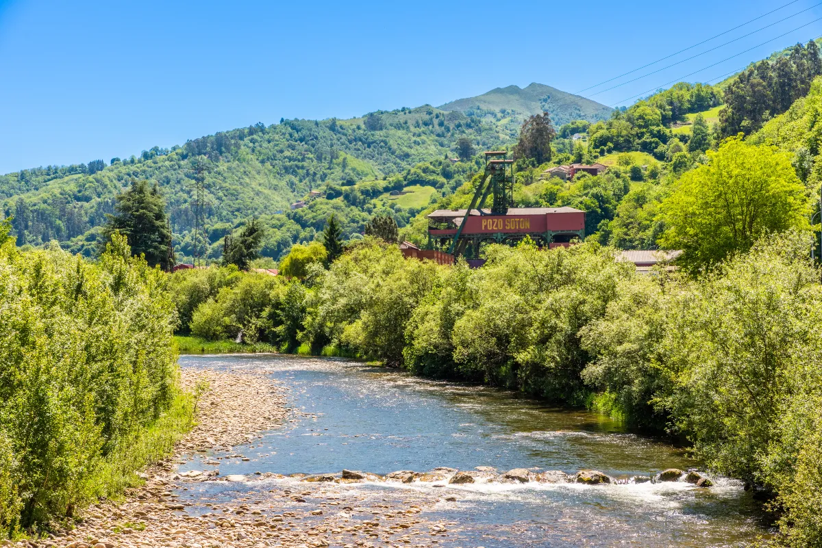 Un paisaje de huellas mineras